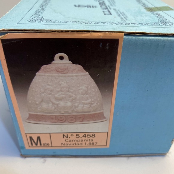 Lladro 1987 First Annual Porcelain Christmas Bell Children in the Snow with Box - Picture 4 of 6